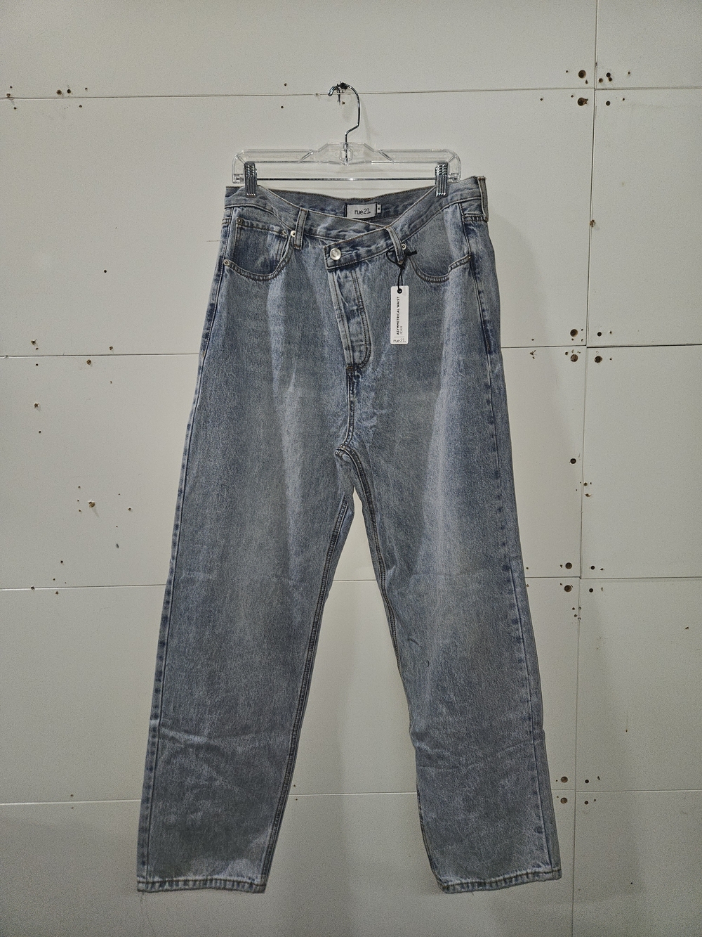 Women's Rue21 Straight Leg Asymmetrical Washed Grey Jeans Size 16 NWT Plus Size